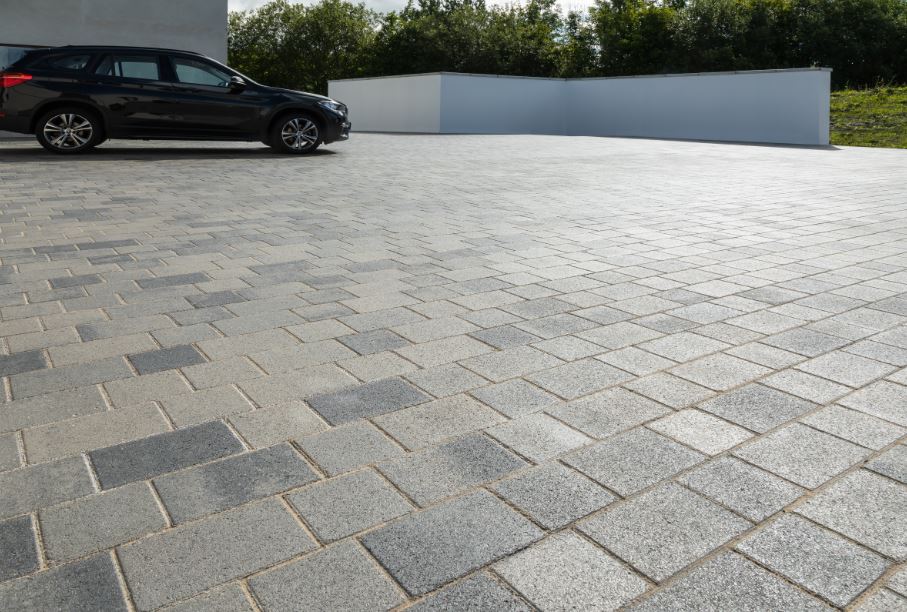 Roadstone Castlestone 60mm 240/160 Mixed Limestone Blend - Image 2