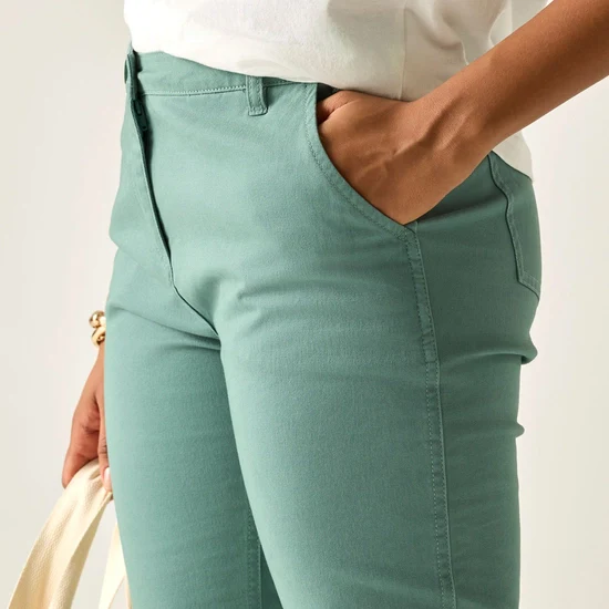 Regatta Women's Bayletta Capri Trousers - Moss - Image 3