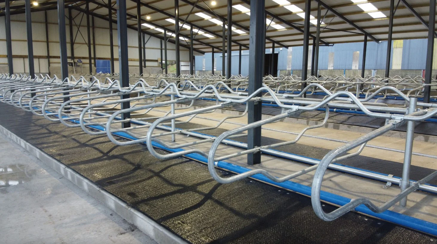 Single Row Adjustable Cantilever Cubicle 6ft 9in - Image 2